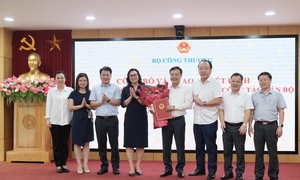 Trao quyết định bổ nhiệm Phó Chánh Văn phòng Bộ Công Thương