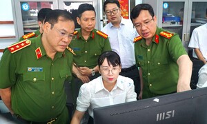 Thứ trưởng Bộ Công an Nguyễn Văn Long: Các thủ tục hành chính phải được công khai