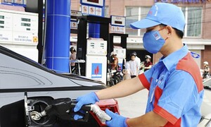 Giá xăng dầu hôm nay 04/07/2025: Giá xăng dầu đồng loạt giảm