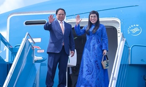 Thủ tướng lên đường dự Hội nghị Thượng đỉnh BRICS mở rộng