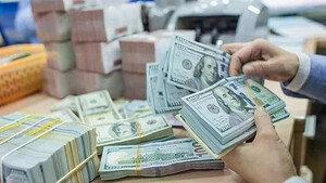 Tỷ giá USD hôm nay 10/07/2025: Đồng USD neo ở mức cao nhất hơn hai tuần