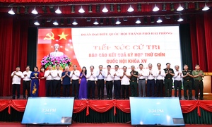 Chùm ảnh: Đoàn Đại biểu Quốc hội thành phố Hải Phòng tiếp xúc cử tri