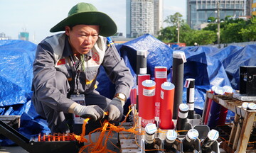 Hai đội pháo hoa 