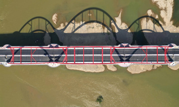 Cận cảnh vẻ đẹp cầu vòm thép đầu tiên ở Quảng Ngãi