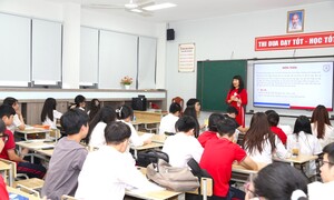 Sử dụng điện thoại trong trường học: Mỗi nơi một cách quản