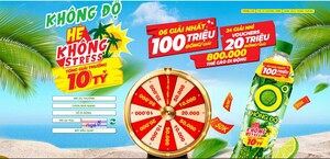 Khách hàng uống Trà Xanh Không Độ trúng thưởng trị giá 20 triệu đồng
