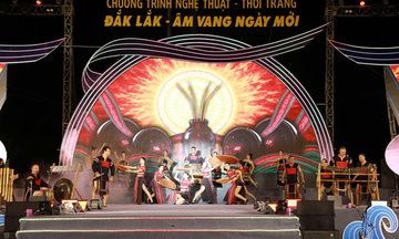 Đắk Lắk rực rỡ sắc màu trong ‘âm vang ngày mới’