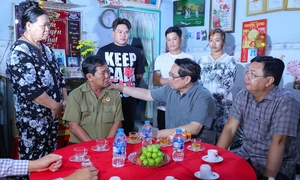 Thủ tướng tưởng niệm, tri ân các anh hùng liệt sĩ, người có công tại An Giang