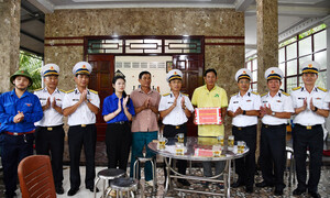 Bộ Tư lệnh Vùng 5 Hải quân tri ân các gia đình chính sách