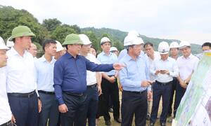 Bộ trưởng Bộ Xây dựng kiểm tra Dự án đường sắt Lào Cai- Hà Nội - Hải Phòng