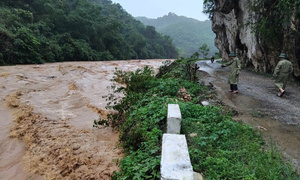 Thanh Hóa: Bão số 3 'nuốt đường' vào bản, nhiều hộ dân bị cô lập