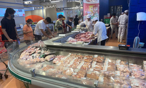 Đảm bảo nguồn cung hàng hoá cho người dân trong mưa bão