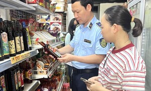 Thanh Hóa: Quyết không để tình trạng 'bão chưa tan, giá đã tăng'