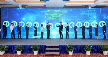 VinFast bắt tay 12 ngân hàng hỗ trợ người dân Hà Nội chuyển sang xe điện