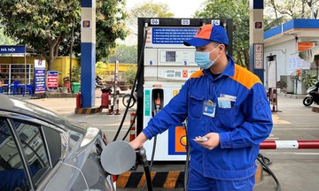 Giá xăng giảm 2 phiên liên tiếp