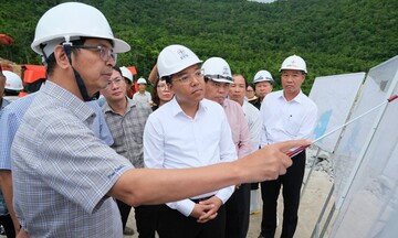 Thứ trưởng Bộ Công Thương thị sát dự án LNG Cà Ná và thủy điện tích năng Bác Ái