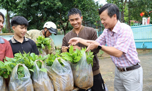 Xây dựng chính quyền gần dân và câu chuyện không nhận hoa đại hội ở Tu Mơ Rông