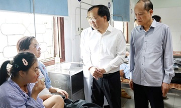 Bí thư Tỉnh ủy Hà Tĩnh thăm hỏi nạn nhân vụ tai nạn khiến 25 người thương vong