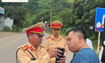 Tổng kiểm soát, xử lý phương tiện kinh doanh vận tải trên toàn quốc