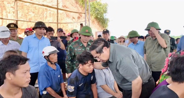 Thủ tướng Phạm Minh Chính thị sát, chỉ đạo khắc phục hậu quả lũ tại Điện Biên