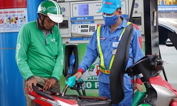  Sau 4 ngày bán thí điểm, xăng E10 được xe ôm công nghệ ưa chuộng