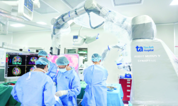 Y tế tư nhân tạo áp lực để y tế công lập chuyển mình