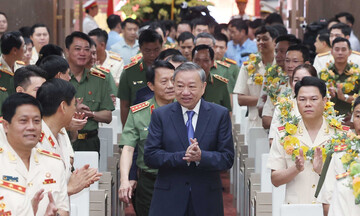 Tổng Bí thư Tô Lâm gặp mặt các gương điển hình tiên tiến 'Vì an ninh Tổ quốc'