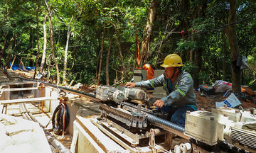 Thắp sáng Côn Đảo: Cuộc đua với thời tiết