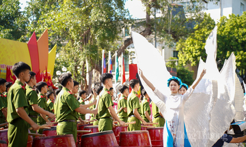 Tình hữu nghị tỏa sáng tại Nhạc hội Cảnh sát thế giới 2025