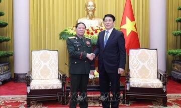 Chủ tịch nước tiếp Chủ nhiệm Tổng cục Chính trị Quân đội nhân dân Lào