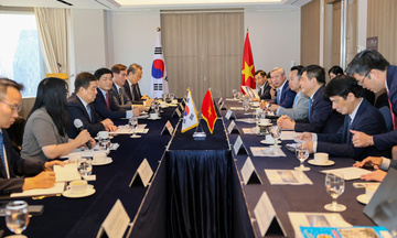 Bộ trưởng Nguyễn Hồng Diên làm việc với Chủ tịch Posco International