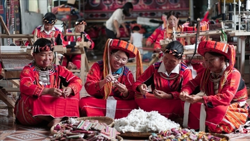 Tuyên Quang: Nâng tầm thương hiệu thổ cẩm Pà Thẻn