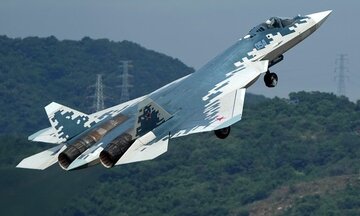 Su-57 và F-22 lần đầu “gặp gỡ” gần Alaska