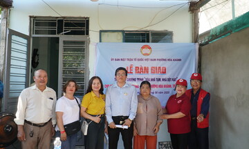 Đà Nẵng: Gặp người góp xây nhà cho hộ nghèo, trợ lực học sinh đến lớp