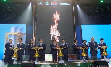 Vietsovpetro mừng đón dòng dầu đầu tiên tại mỏ Kình Ngư Trắng - Kình Ngư Trắng Nam