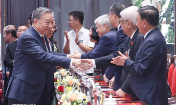 Tổng Bí thư gặp mặt các đồng chí nguyên lãnh đạo Đảng, Nhà nước
