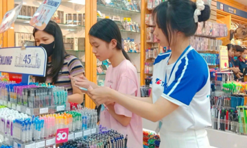 Đồ dùng học tập 'made in Vietnam' hút khách mùa tựu trường