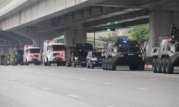 Cận cảnh dàn khí tài ‘siêu khủng’ trên phố phường Hà Nội