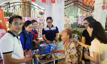 Báo Công Thương, Trung tâm Báo chí Thủ đô phối hợp phục vụ nước miễn phí người xem diễu binh
