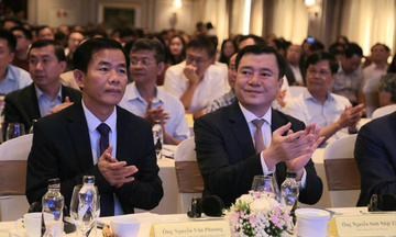 Thứ trưởng Nguyễn Sinh Nhật Tân dự Diễn đàn Logistics vùng lần thứ VI 