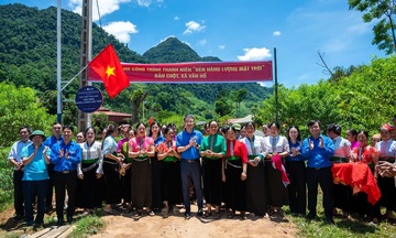 Hành trình 'Ánh sáng xanh' thắp sáng mọi nẻo đường Việt Nam