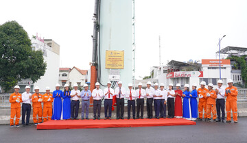 Ngành điện TP. Hồ Chí Minh gắn biển công trình mừng Quốc khánh 2/9