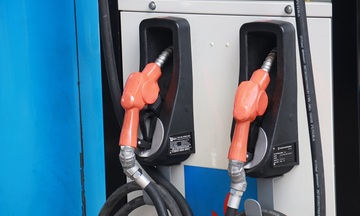 Giá xăng dầu hôm nay 27/08/2025: Giá dầu giảm khỏi đỉnh gần ba tuần