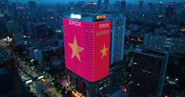 ROX Tower rực rỡ cờ hoa, lan tỏa tinh thần tự hào Việt Nam