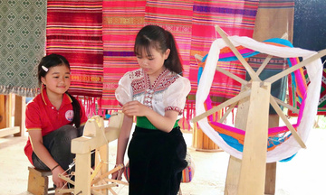 Thổ cẩm Mộc Châu: Giữ hồn văn hóa, tạo nguồn sinh kế cho cộng đồng