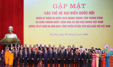Tổng Bí thư Tô Lâm gặp mặt thế hệ đại biểu Quốc hội qua các thời kỳ