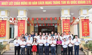 Chùm ảnh: Bộ trưởng Nguyễn Hồng Diên làm việc với Viện Công nghiệp thực phẩm