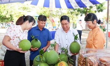 Phiên chợ nông dân Khánh Hòa: Mở rộng đầu ra cho sản phẩm đồng bào dân tộc thiểu số