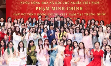 Thủ tướng chia sẻ với kiều bào tại Trung Quốc về không khí, tinh thần Quốc khánh trong nước
