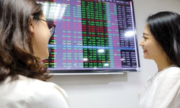 Khối ngoại bán ròng 42.000 tỷ đồng trên sàn chứng khoán Việt tháng 8
